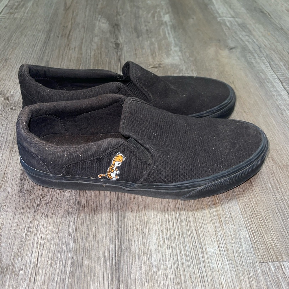 Vans Black Slip-On Canvas Sneakers with Tiger Embroidered Accent size 10